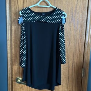 Cozy Collection Black/White polka dot cold shoulder tunic, never worn! Size Lg.